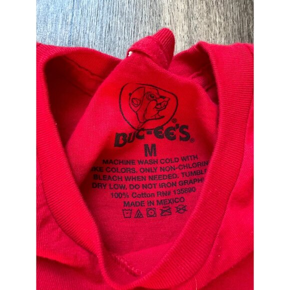 Buc-ees T-Shirt Adults Short Sleeve size Medium Red Graphic Squirrel Print Logo - Picture 5 of 5